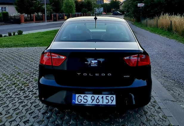 Seat Toledo cena 32000 przebieg: 218000, rok produkcji 2014 z Słupsk małe 326